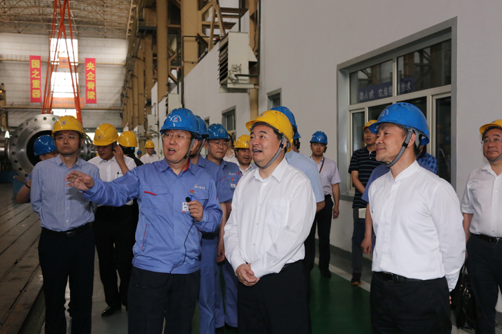 郝鹏参观调查PA视讯集团所属企业电机公司